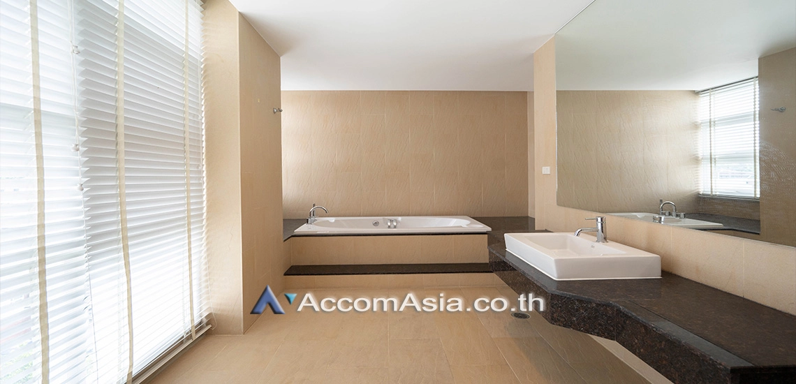 12  4 br Apartment For Rent in Sukhumvit ,Bangkok BTS Thong Lo at Ideal for family living and pet lover AA30872