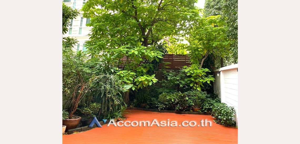 Home Office |  4 Bedrooms  Townhouse For Rent & Sale in Sukhumvit, Bangkok  near BTS Thong Lo (AA30874)