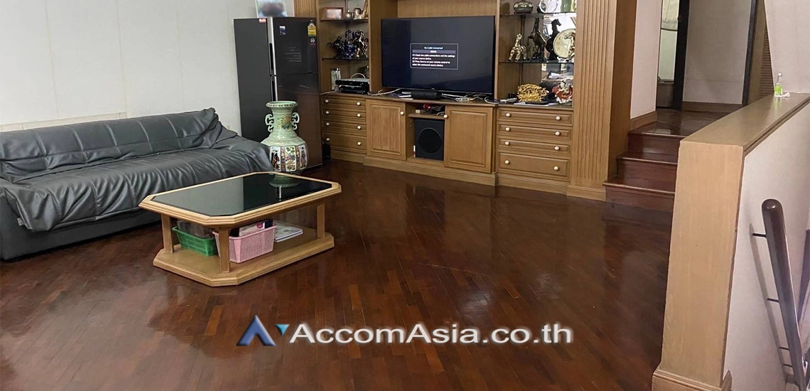 Home Office |  4 Bedrooms  Townhouse For Rent & Sale in Sukhumvit, Bangkok  near BTS Thong Lo (AA30874)