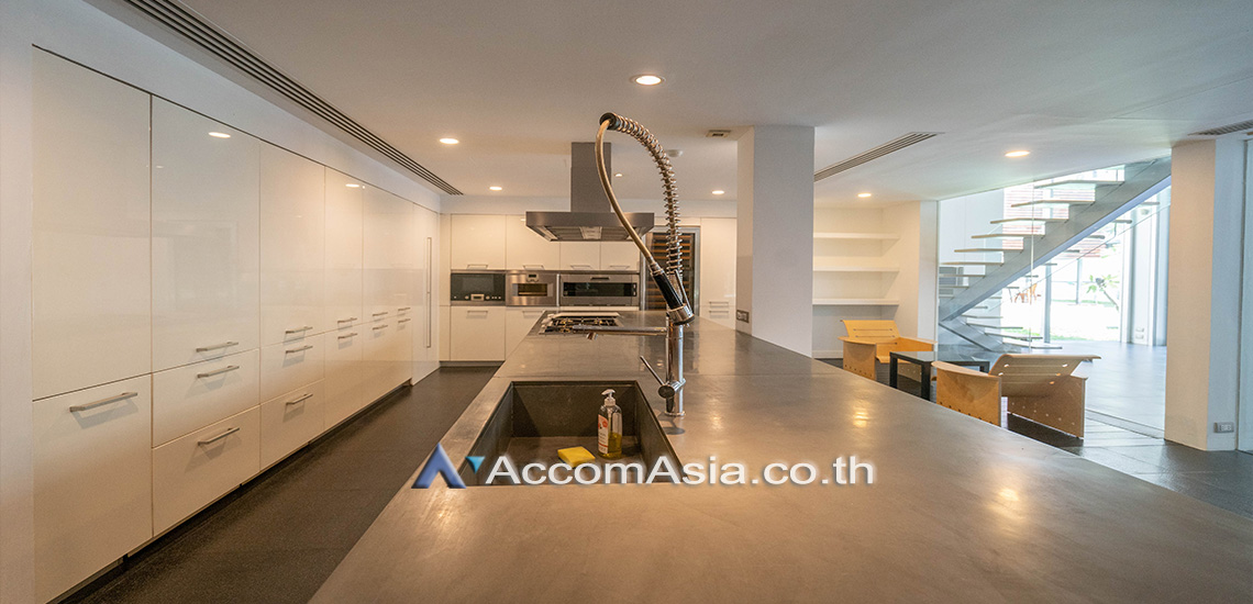 15  4 br House For Rent in Sukhumvit ,Bangkok BTS Phrom Phong AA30881