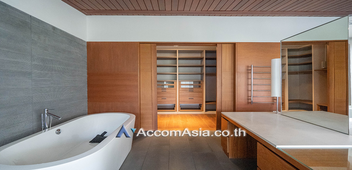 28  4 br House For Rent in Sukhumvit ,Bangkok BTS Phrom Phong AA30881