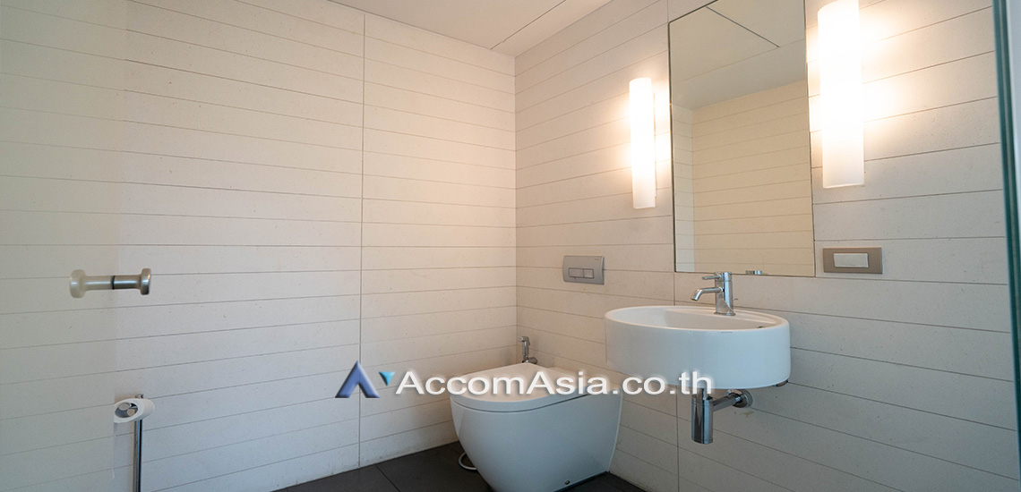 30  4 br House For Rent in Sukhumvit ,Bangkok BTS Phrom Phong AA30881