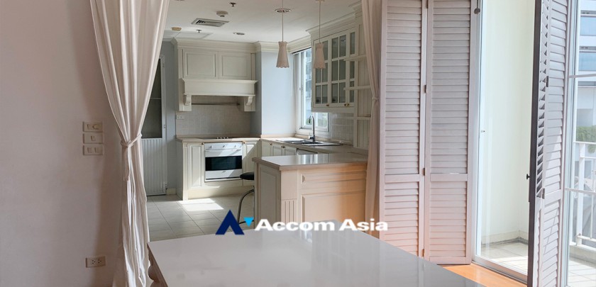  3 Bedrooms  Apartment For Rent in Sathorn, Bangkok  near MRT Lumphini (AA30883)