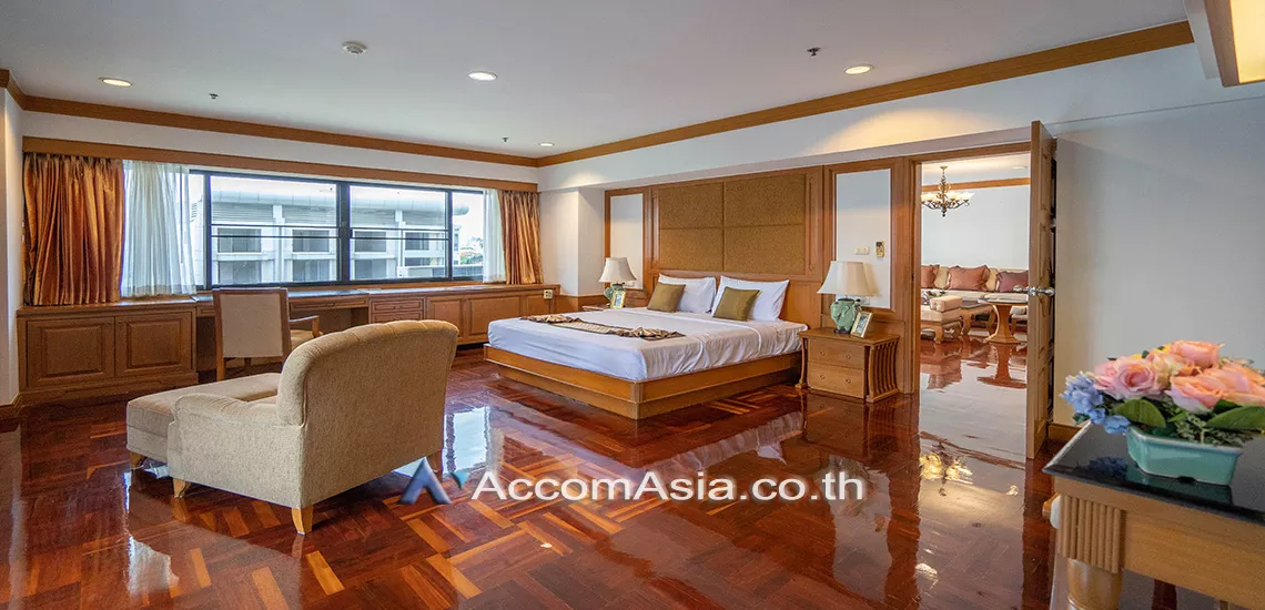 Pet friendly |  4 Bedrooms  Apartment For Rent in Sukhumvit, Bangkok  near BTS Phrom Phong (AA30888)