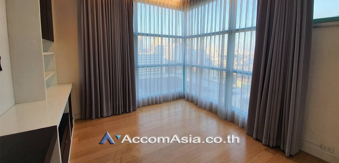 8  4 br Condominium for rent and sale in Charoenkrung ,Bangkok BTS Saphan Taksin at Chatrium Riverside AA30915