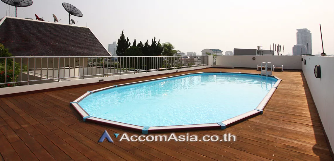  3 Bedrooms  Condominium For Rent in Sathorn, Bangkok  near BTS Chong Nonsi - MRT Lumphini (AA30930)