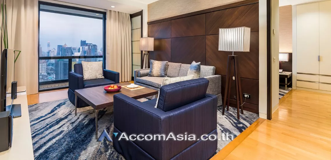  2 Bedrooms  Apartment For Rent in Sukhumvit, Bangkok  near BTS Phrom Phong (AA30937)