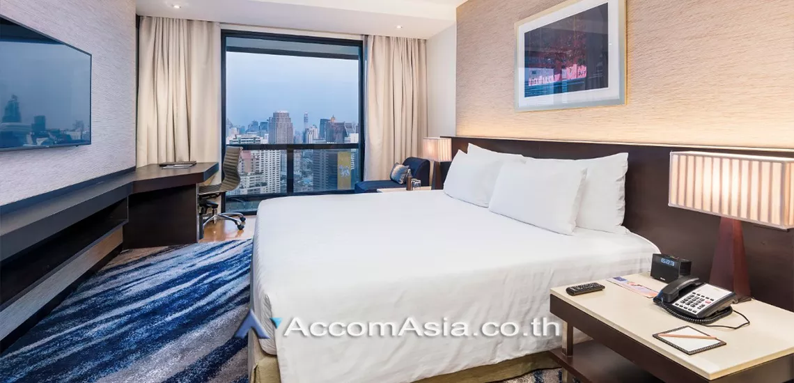  2 Bedrooms  Apartment For Rent in Sukhumvit, Bangkok  near BTS Phrom Phong (AA30937)