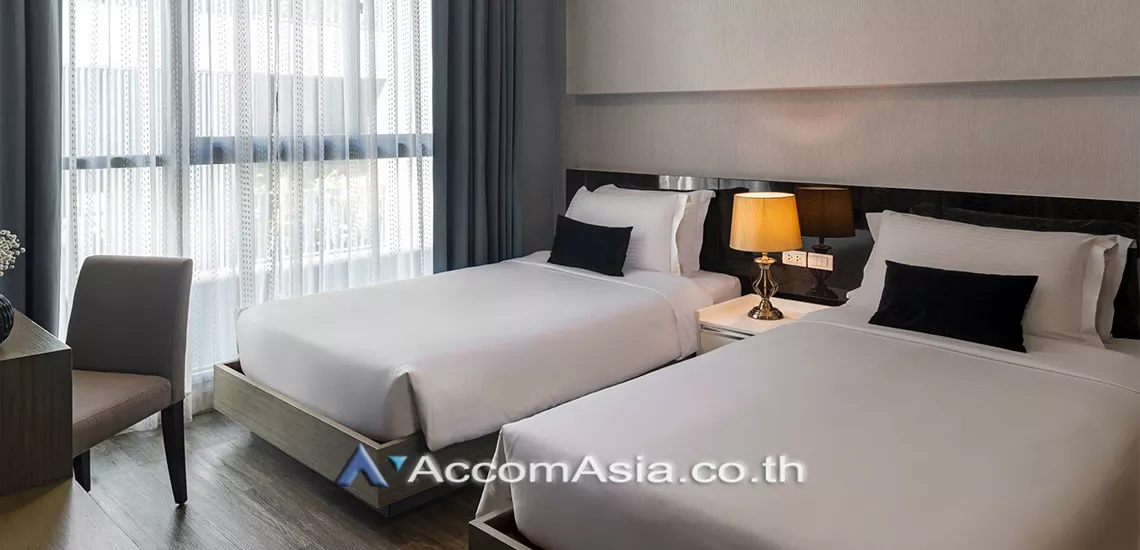  2 Bedrooms  Apartment For Rent in Sukhumvit, Bangkok  near BTS Phrom Phong (AA30943)