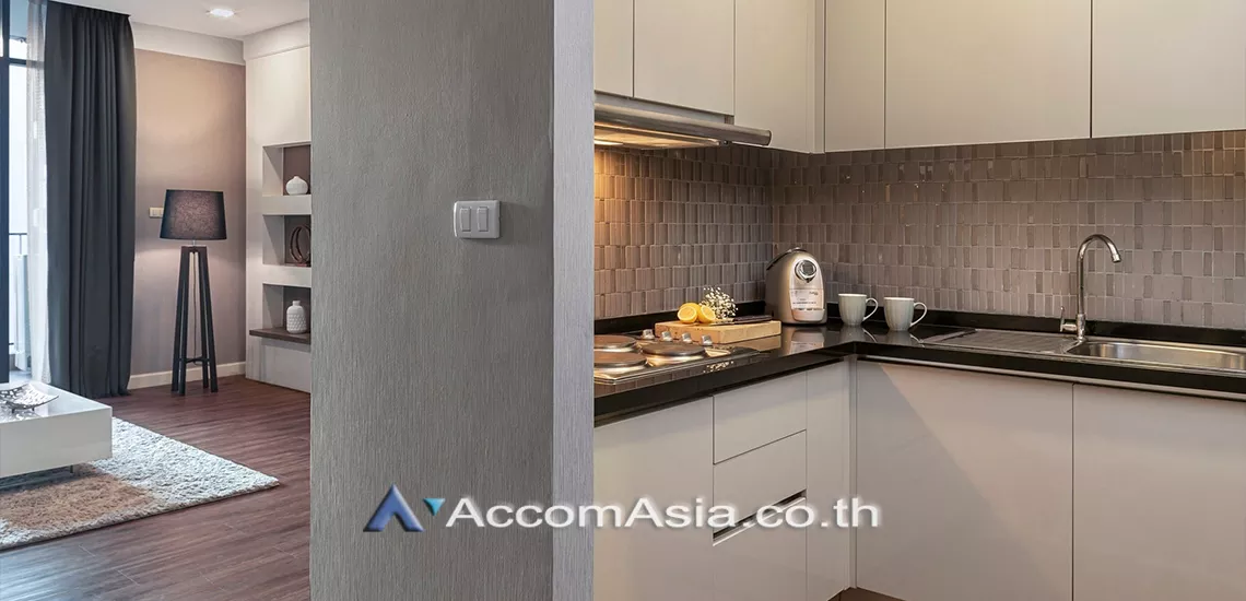  2 Bedrooms  Apartment For Rent in Sukhumvit, Bangkok  near BTS Phrom Phong (AA30943)