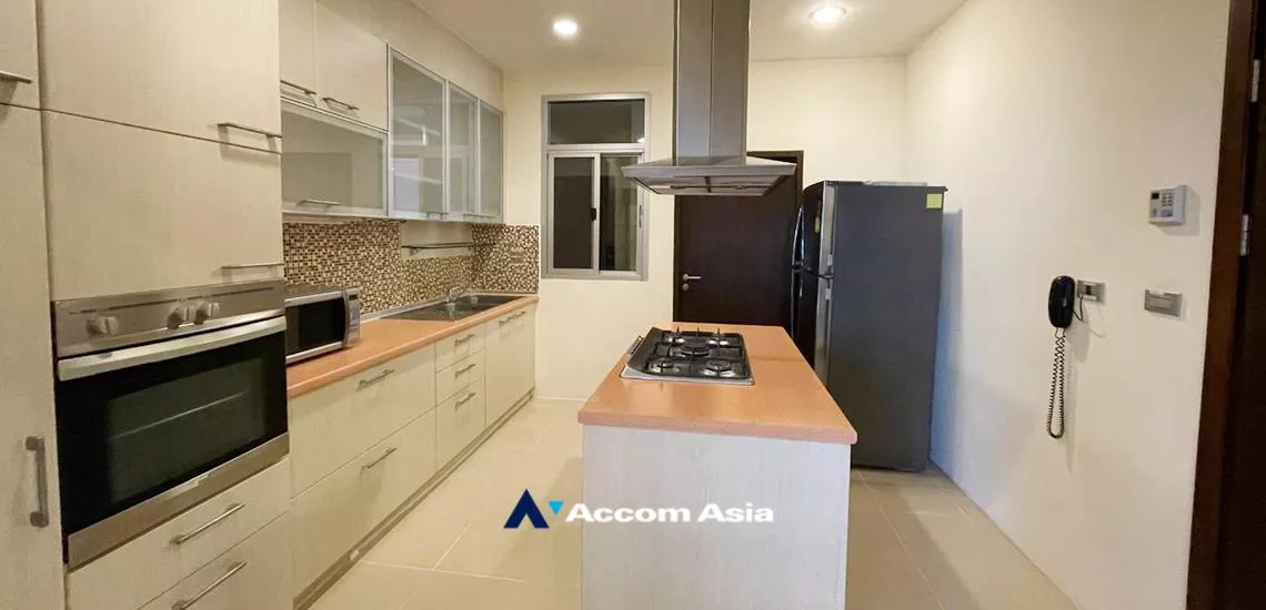 Pet friendly |  3 Bedrooms  Apartment For Rent in Sukhumvit, Bangkok  near BTS Asok - MRT Sukhumvit (AA30947)