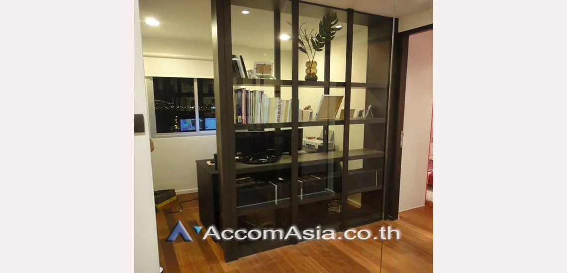  2 Bedrooms  Condominium For Rent in Sathorn, Bangkok  near BRT Thanon Chan (AA30963)