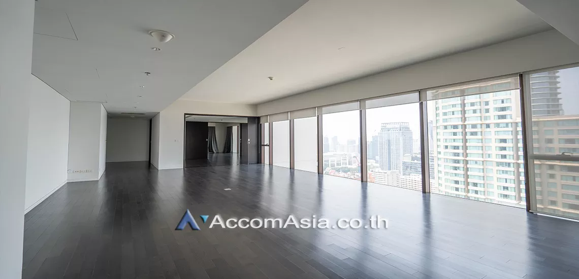  2 Bedrooms  Condominium For Rent in Ploenchit, Bangkok  near BTS Ratchadamri (AA30965)