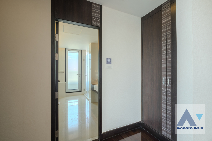 9  3 br Apartment For Rent in Sukhumvit ,Bangkok BTS Ekkamai at 5 stars serviced apartment AA30970
