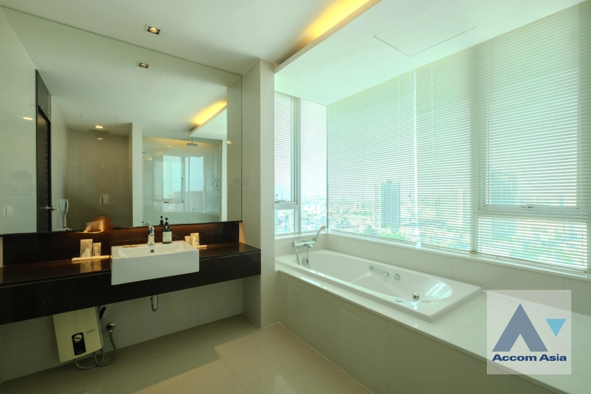 12  3 br Apartment For Rent in Sukhumvit ,Bangkok BTS Ekkamai at 5 stars serviced apartment AA30971