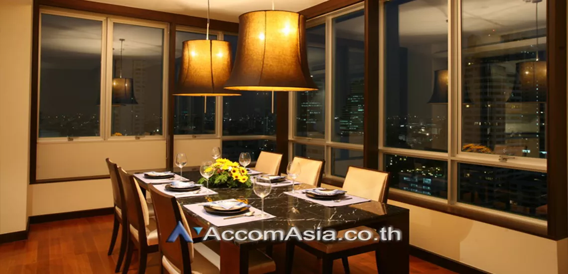  3 Bedrooms  Apartment For Rent in Sukhumvit, Bangkok  near BTS Thong Lo (AA30982)