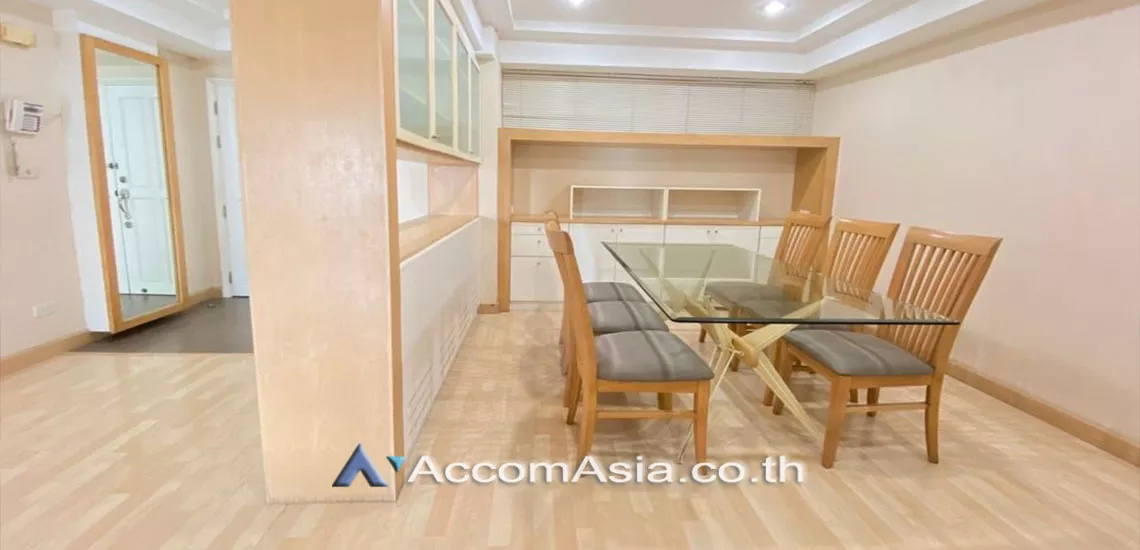  3 Bedrooms  Condominium For Rent in Sukhumvit, Bangkok  near BTS Phrom Phong (AA31005)