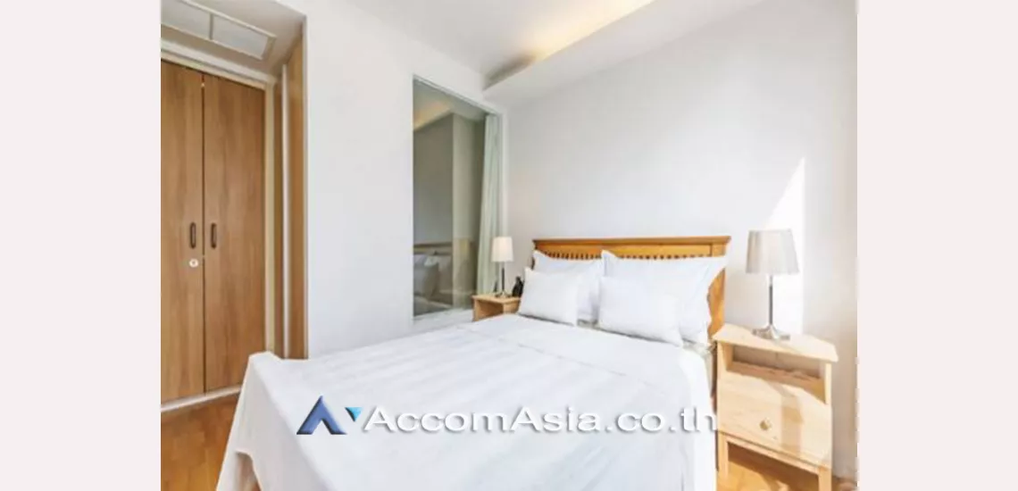  1 Bedroom  Condominium For Rent in Ploenchit, Bangkok  near BTS Ploenchit (AA31032)