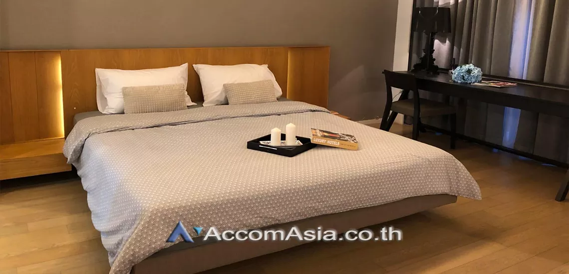  1 Bedroom  Condominium For Rent in Sukhumvit, Bangkok  near BTS Ekkamai (AA31044)