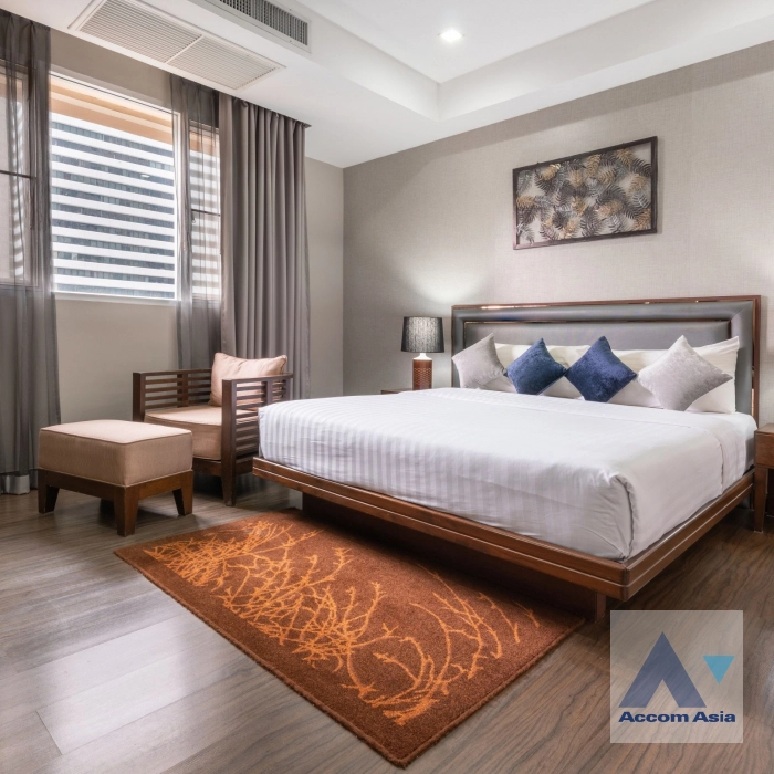 Pet friendly |  1 Bedroom  Apartment For Rent in Sukhumvit, Bangkok  near BTS Asok (AA31088)