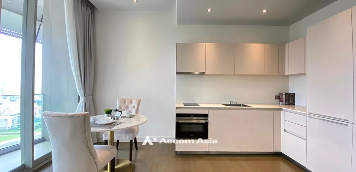  1 Bedroom  Condominium For Rent in Ploenchit, Bangkok  near BTS Ratchadamri (AA31092)