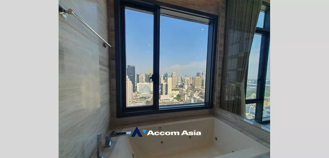 22  3 br Condominium For Sale in Sukhumvit ,Bangkok BTS Nana at Q One Sukhumvit AA31100