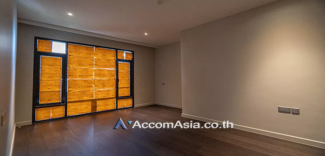  2 Bedrooms  Condominium For Sale in Sukhumvit, Bangkok  near BTS Thong Lo (AA31109)