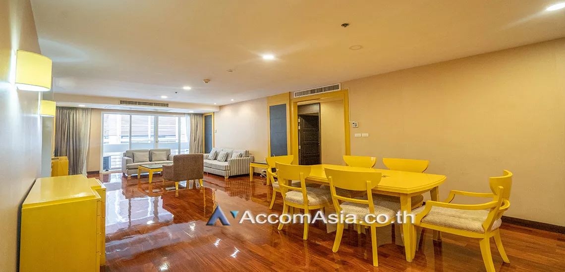 Pet friendly |  3 Bedrooms  Apartment For Rent in Sukhumvit, Bangkok  near BTS Phrom Phong (AA31120)