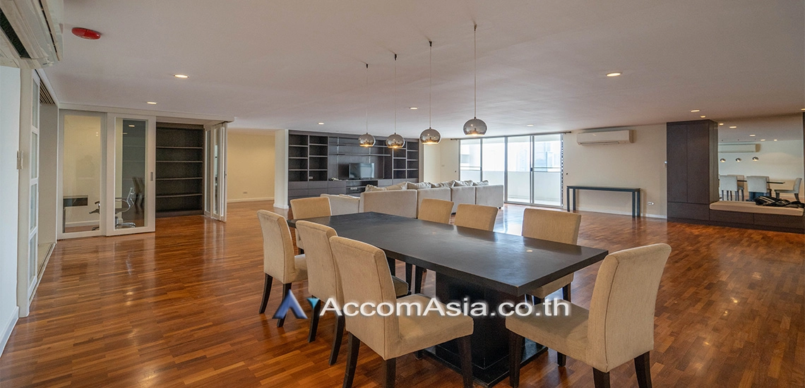 Pet friendly |  3 Bedrooms  Condominium For Rent in Sukhumvit, Bangkok  near BTS Phrom Phong (AA31134)