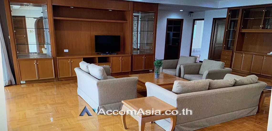 Pet friendly |  3 Bedrooms  Apartment For Rent in Sukhumvit, Bangkok  near BTS Nana (AA31148)