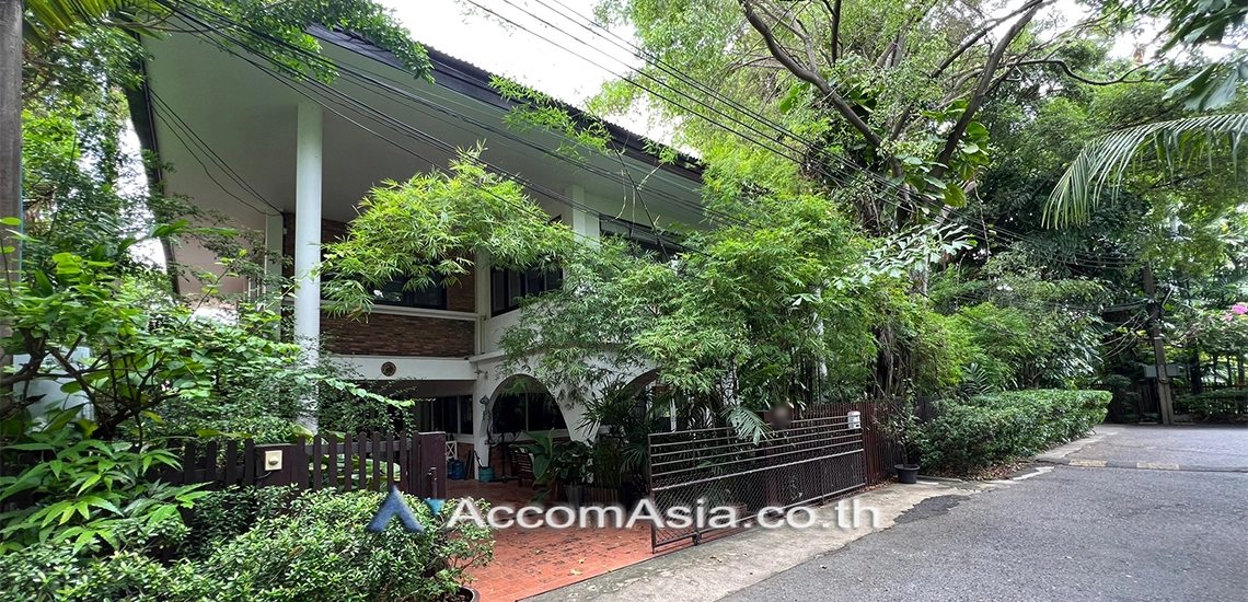  5 Bedrooms  House For Rent in New Phetchaburi, Bangkok  (AA31159)