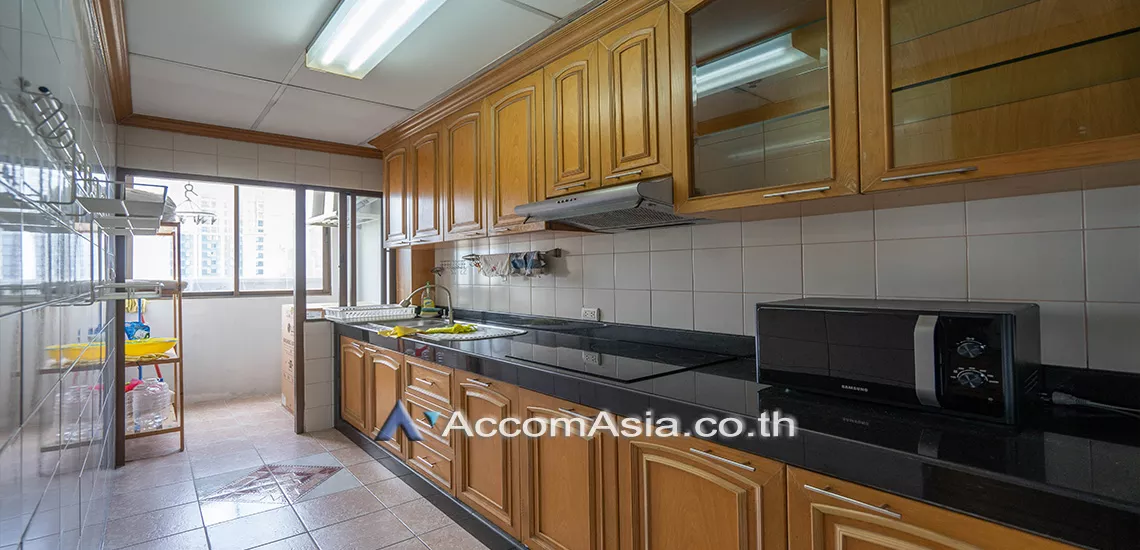  3 Bedrooms  Condominium For Rent in Sukhumvit, Bangkok  near BTS Thong Lo (AA31169)