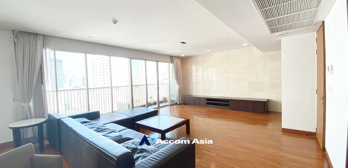 Pet friendly |  4 Bedrooms  Apartment For Rent in Sukhumvit, Bangkok  near BTS Asok - MRT Sukhumvit (AA31206)