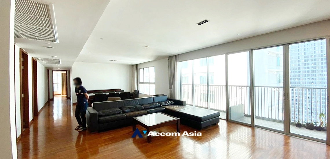 Pet friendly |  4 Bedrooms  Apartment For Rent in Sukhumvit, Bangkok  near BTS Asok - MRT Sukhumvit (AA31206)