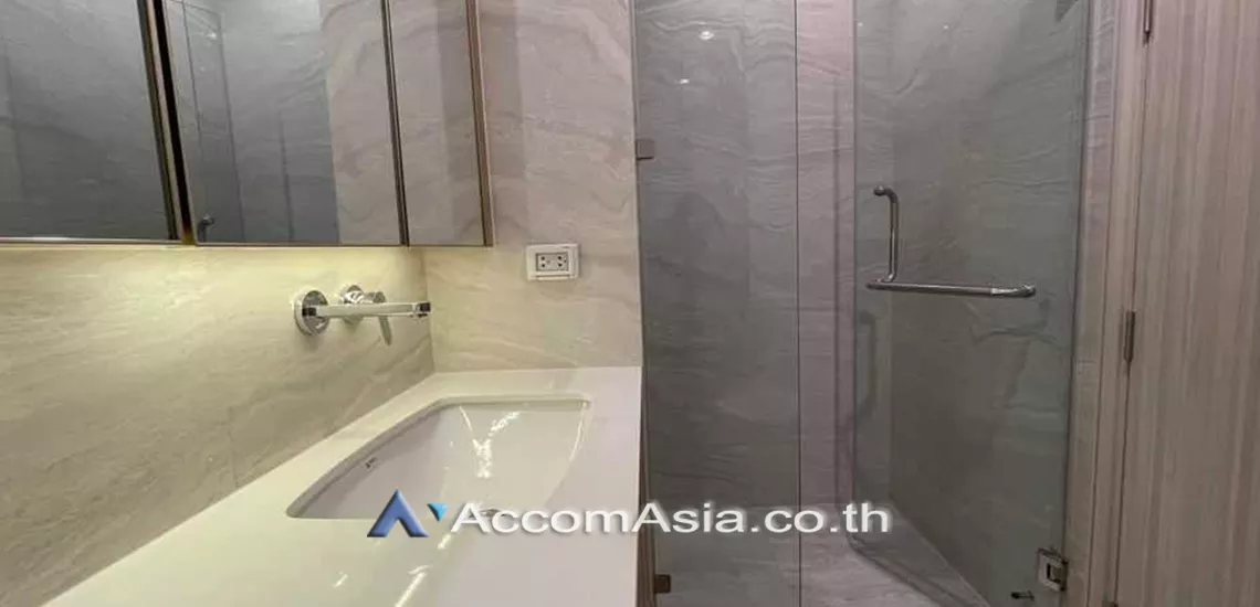  2 Bedrooms  Condominium For Rent in Sukhumvit, Bangkok  near BTS Punnawithi (AA31225)