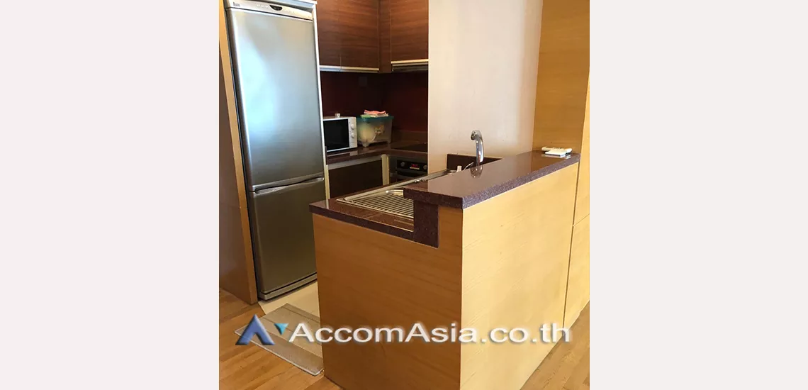  1 Bedroom  Condominium For Rent in Sathorn, Bangkok  near BTS Chong Nonsi (AA31232)