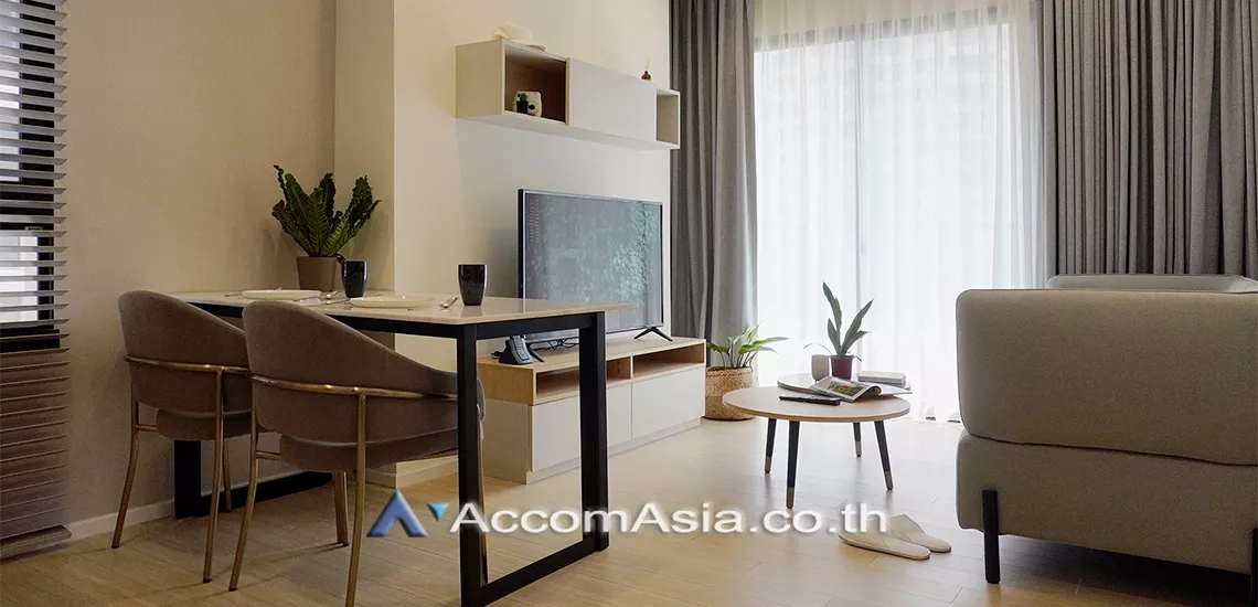  1 Bedroom  Apartment For Rent in Ploenchit, Bangkok  near BTS Chitlom (AA31303)