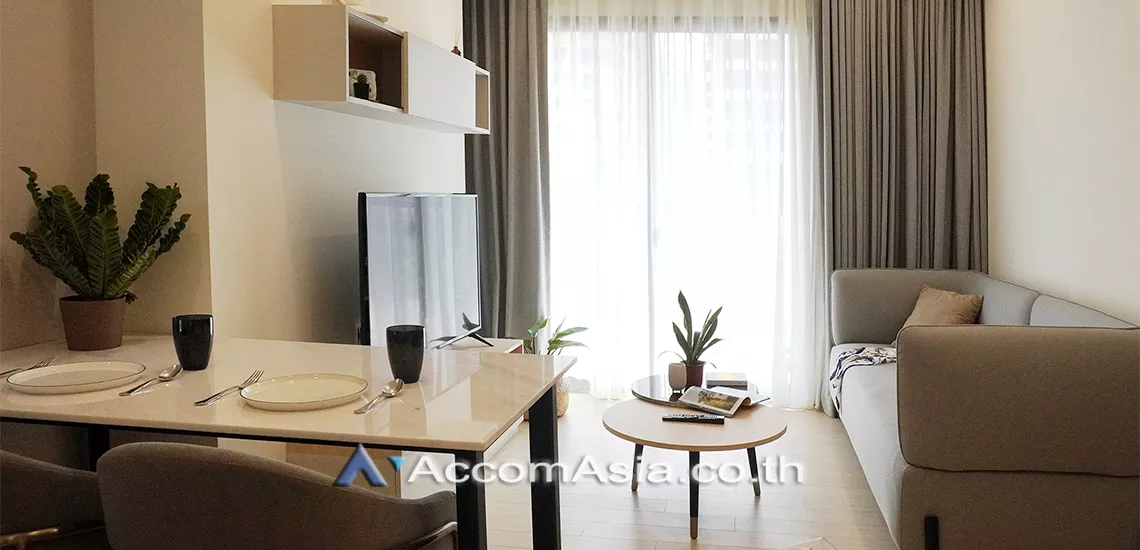  1 Bedroom  Apartment For Rent in Ploenchit, Bangkok  near BTS Chitlom (AA31303)