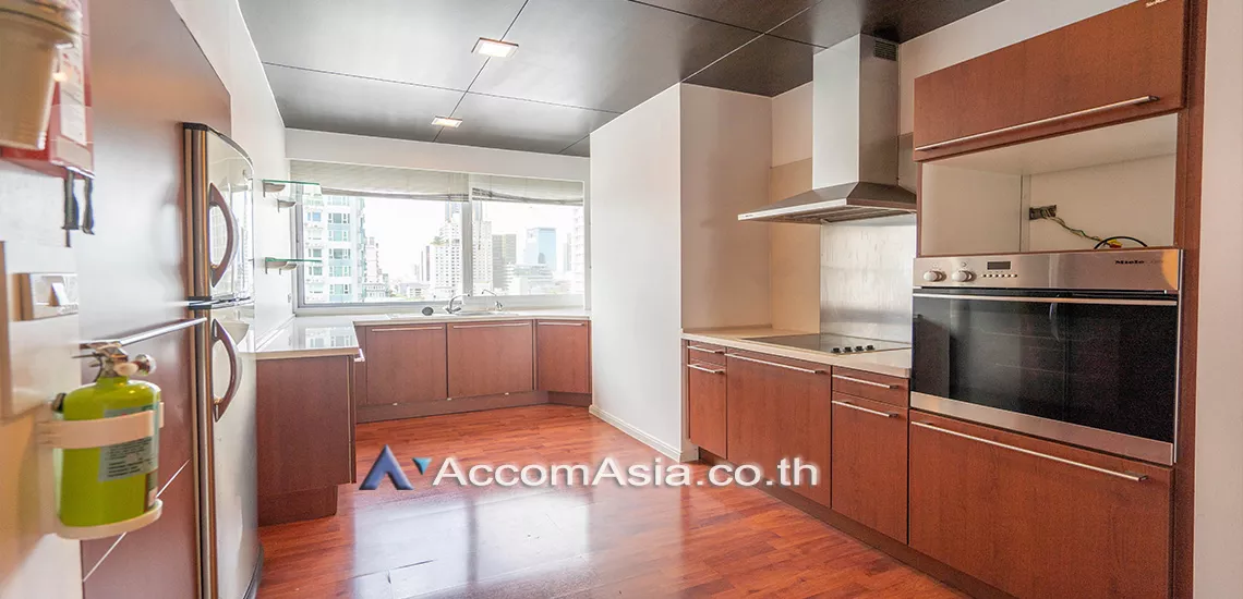  2 Bedrooms  Apartment For Rent in Sukhumvit, Bangkok  near BTS Thong Lo (AA31331)