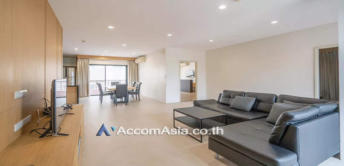  3 Bedrooms  Apartment For Rent in Sukhumvit, Bangkok  near BTS Thong Lo (AA31335)