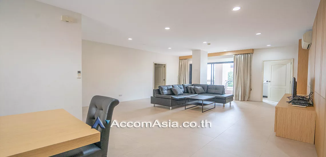  3 Bedrooms  Apartment For Rent in Sukhumvit, Bangkok  near BTS Thong Lo (AA31335)