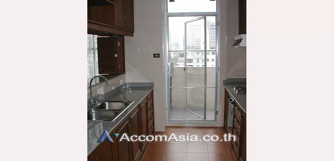  3 Bedrooms  Condominium For Rent in Sukhumvit, Bangkok  near BTS Thong Lo (AA31352)