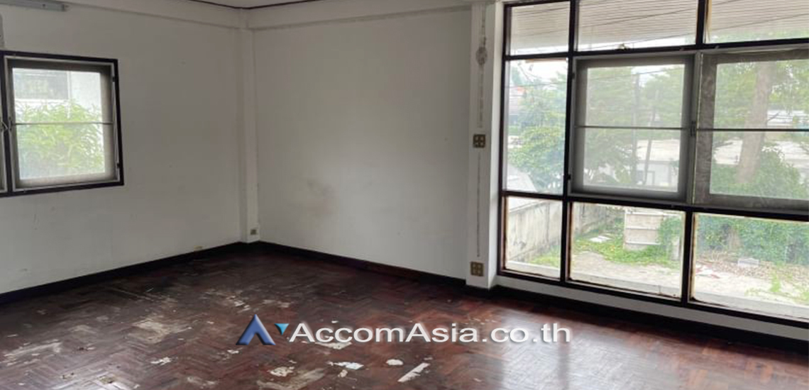 7  3 br House For Rent in Pattanakarn ,Bangkok ARL Hua Mak AA31726