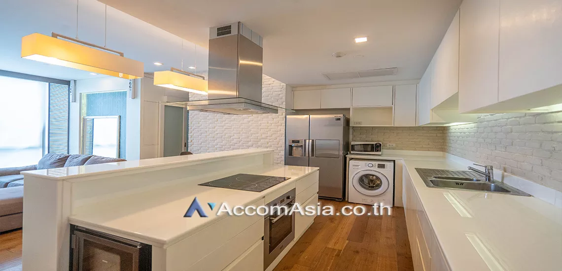  1 Bedroom  Condominium For Rent in Sathorn, Bangkok  near BTS Chong Nonsi (AA31732)