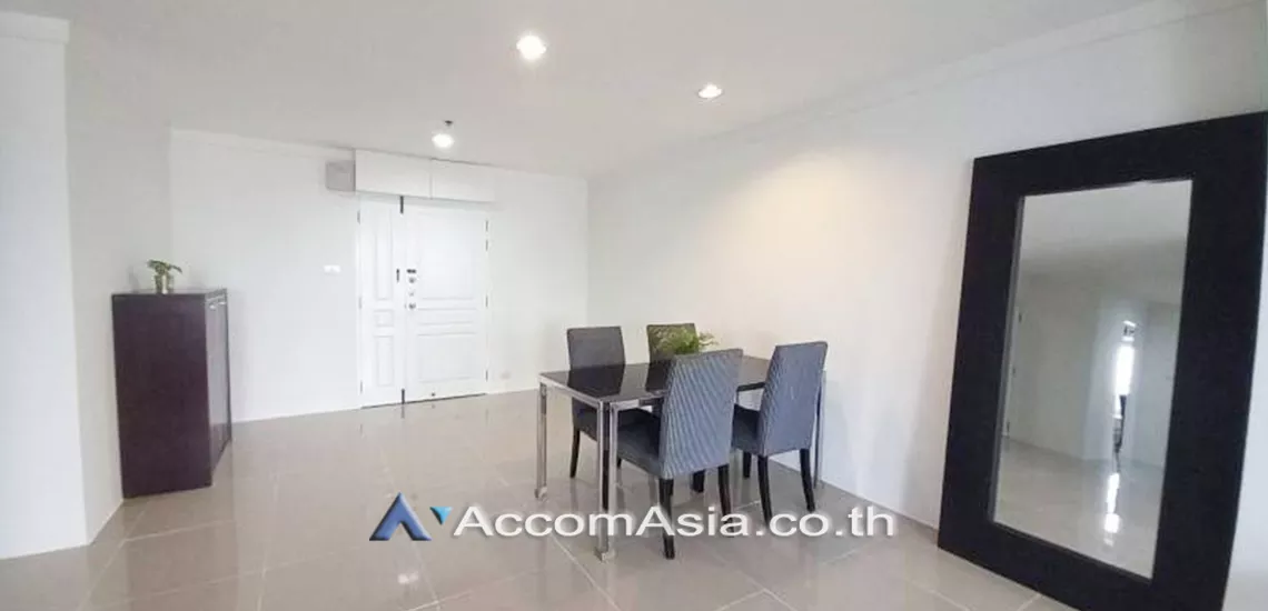 Pet friendly |  3 Bedrooms  Condominium For Rent in Sukhumvit, Bangkok  near BTS Phrom Phong (AA31734)