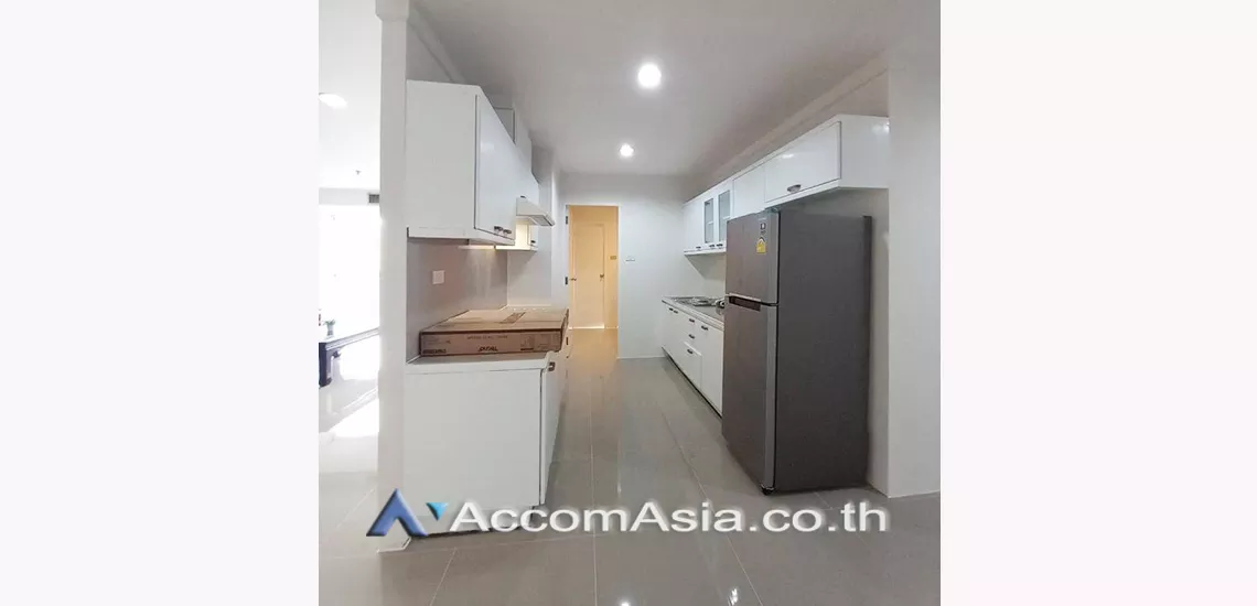 Pet friendly |  3 Bedrooms  Condominium For Rent in Sukhumvit, Bangkok  near BTS Phrom Phong (AA31734)