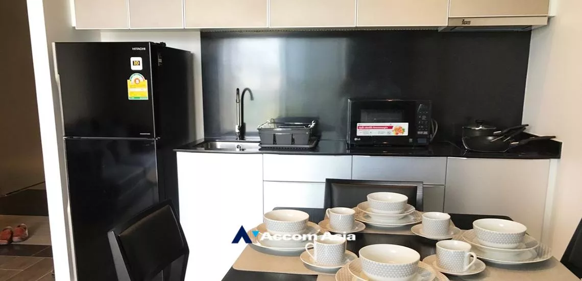  1 Bedroom  Condominium For Rent in Sukhumvit, Bangkok  near BTS Ekkamai (AA31735)