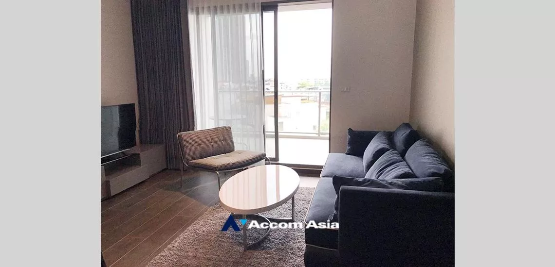  1 Bedroom  Condominium For Rent in Sukhumvit, Bangkok  near BTS Ekkamai (AA31735)