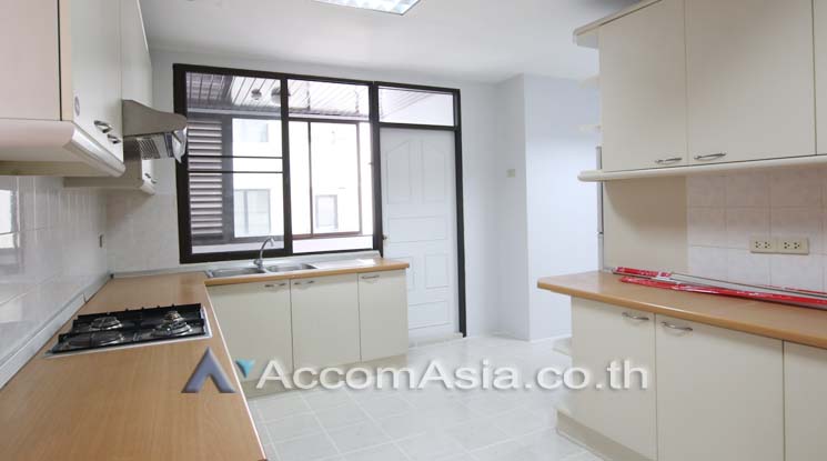 Pet friendly |  3 Bedrooms  Condominium For Rent in Sukhumvit, Bangkok  near BTS Phrom Phong - MRT Phetchaburi (24595)