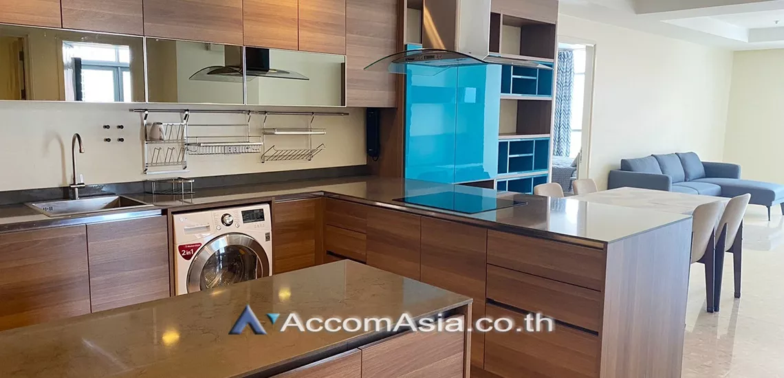  3 Bedrooms  Condominium For Rent in Sukhumvit, Bangkok  near BTS Ekkamai (AA31781)